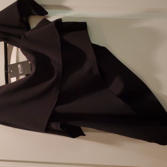 Top - Picture 2 of 2